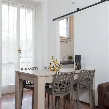Galleria Moderna In Porta Romana Apartment Milan