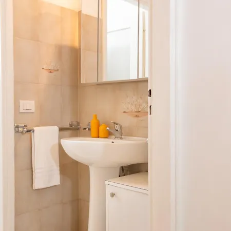 Apartment Galleria Moderna In Porta Romana Milan